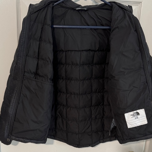 The North Face Boys Thermalball Hooded Jacket - Picture 5 of 5